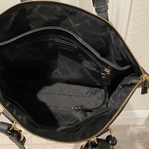Michael Kors LG tote laptop case